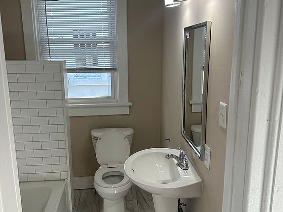 4th image of 3307 4th Ave