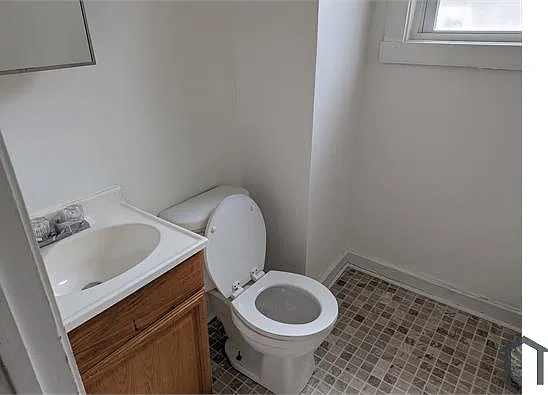 721 Roselane St — Photo 4