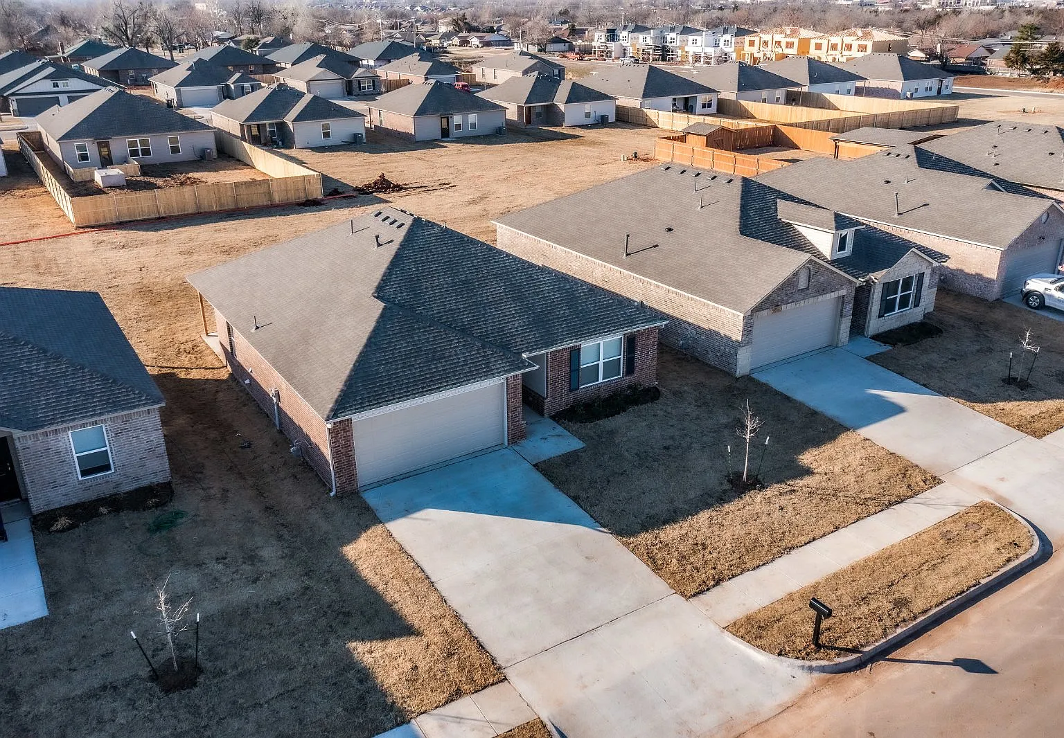 3 bed, 2.0 bath, 1355 sqft, $1,595 — Photo 4
