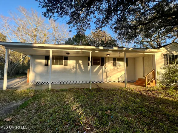 1902 10th St, Pascagoula, MS 39567