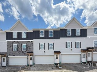 2008 Canterbury Dr, Imperial, PA 15126