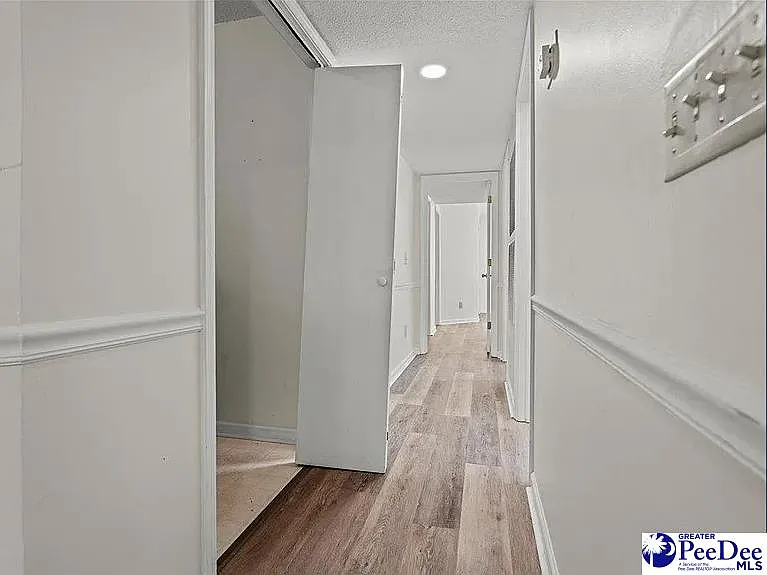 701 Coventry Ln — Photo 23