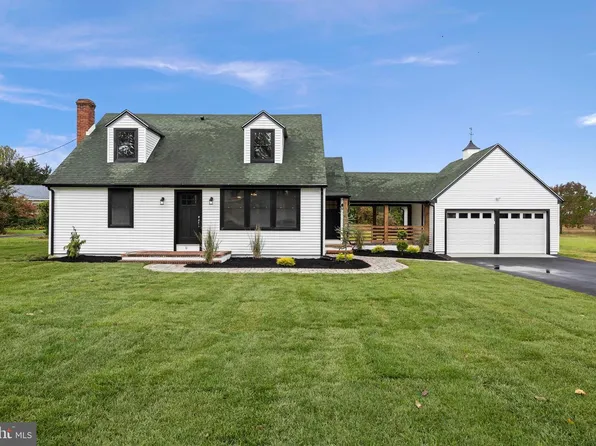 11 Valley Farm Rd, Mount Holly, NJ 08060