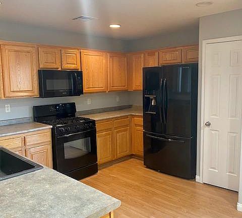 4th image of 1033 Grand Cerritos Ave