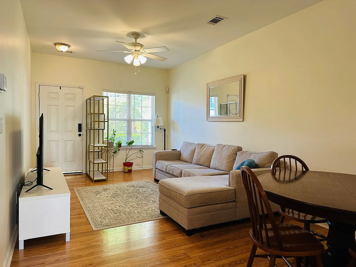Two bedroom townhome with one car garage — Photo 4