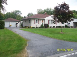 6760 Sy Rd, Niagara Falls, NY 14304