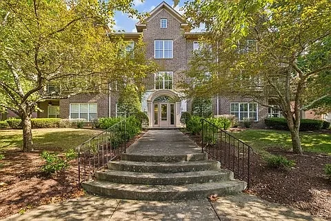2000 Newark Ln #G203 — Photo 1