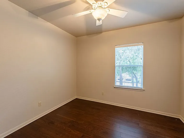 7909 Adelaide Dr — Photo 24
