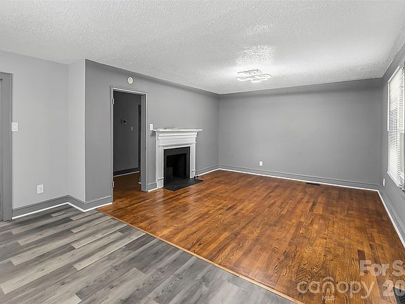 4th image of 373 Westwood Dr