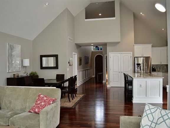 4th image of 2612 E Nora Hill Dr