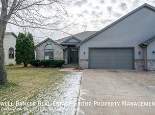 1711 W Greenlawn Ln, Appleton, WI 54914