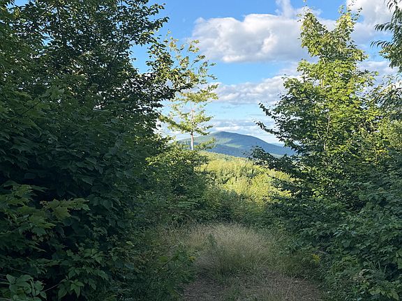 3rd image of 12E Mountain View Drive