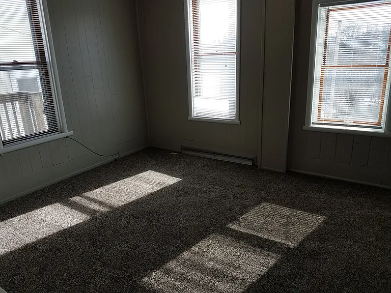 594 Jefferson St — Photo 14