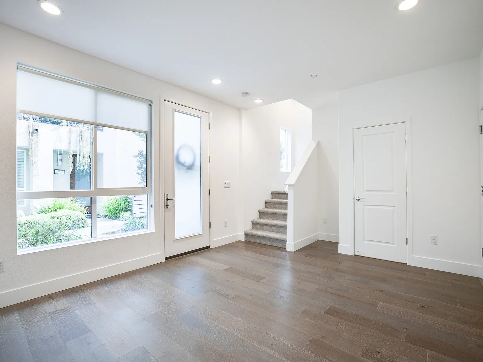 2 bed, 1713 sqft, $4,295 — Photo 2