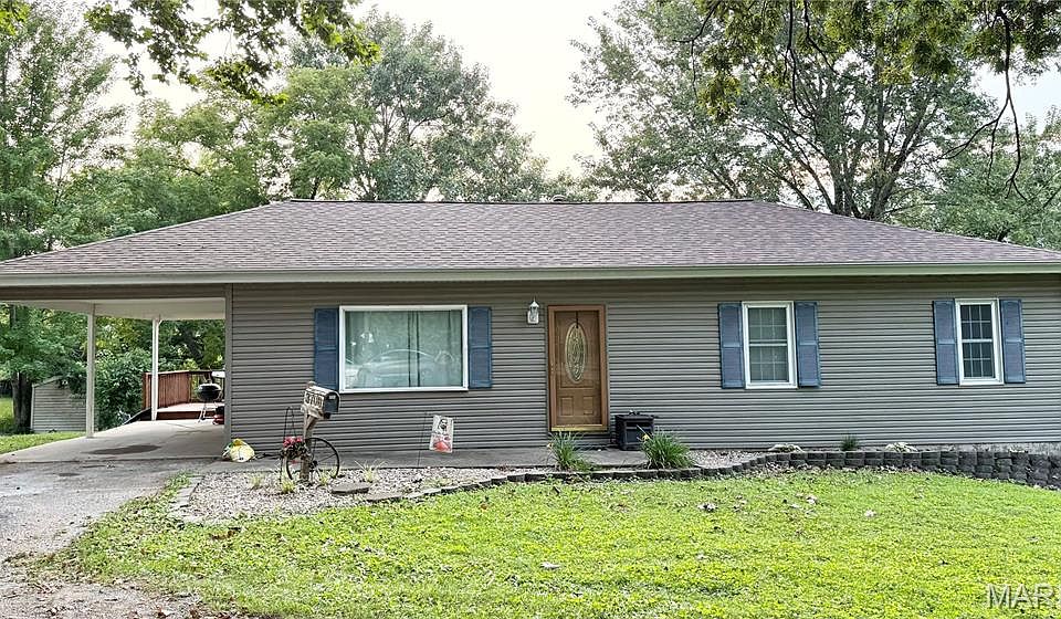 1st image of 3700 Leonard Ave