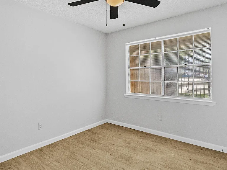 1665 Northwood St — Photo 11