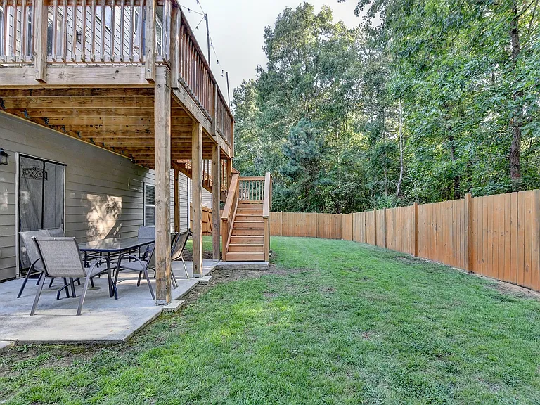 1014 Reap Ln — Photo 14