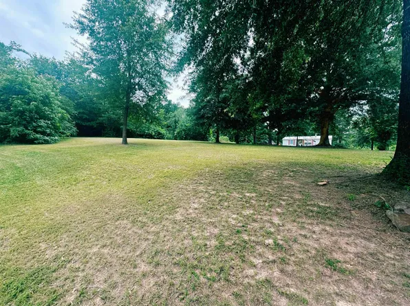 135 County Road 3548, Atlanta, TX 75551