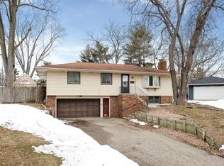 10224 Wentworth Cir, Bloomington, MN 55420