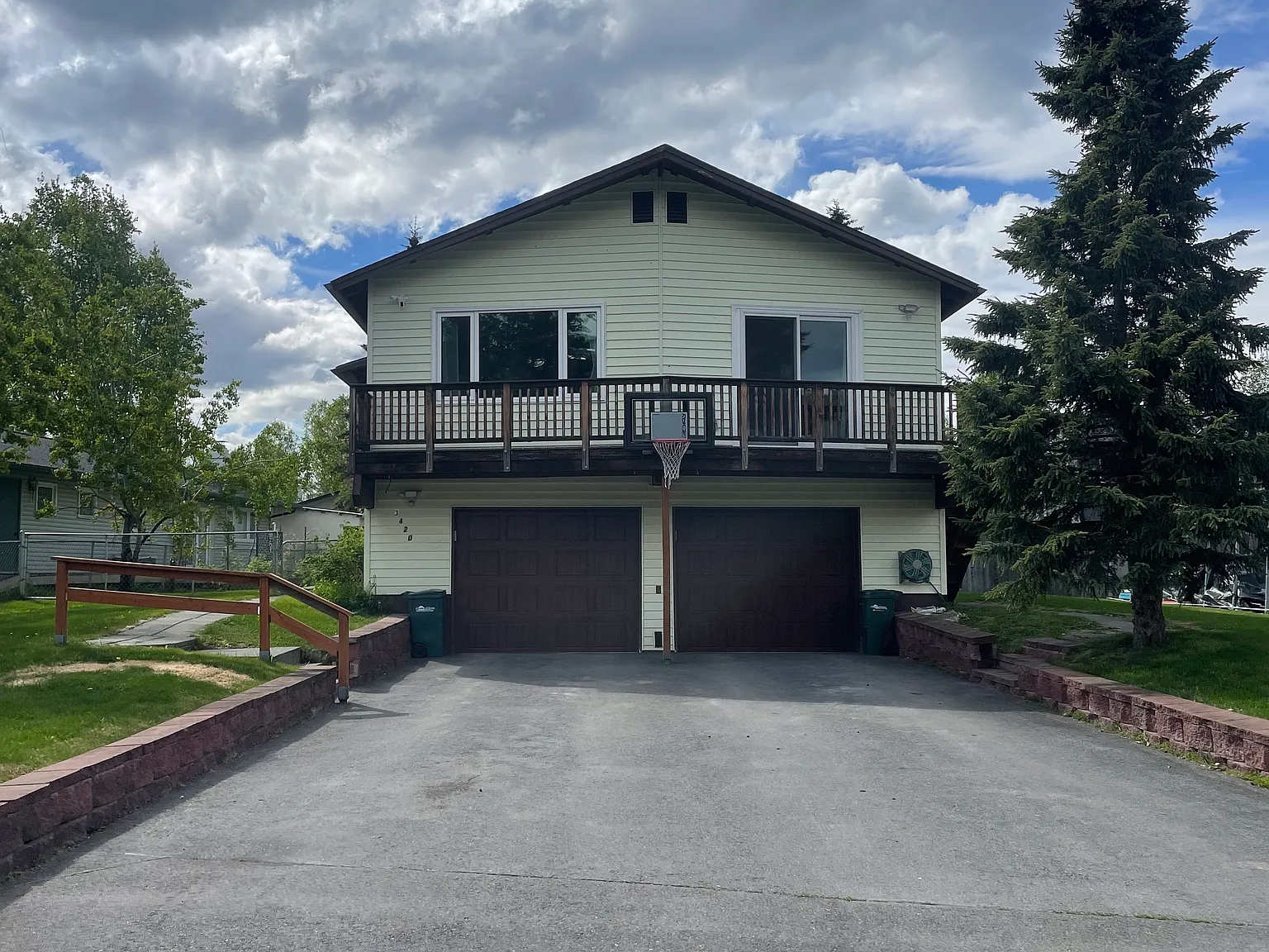 3 bed, 1345 sqft, $2,450 — Photo 1