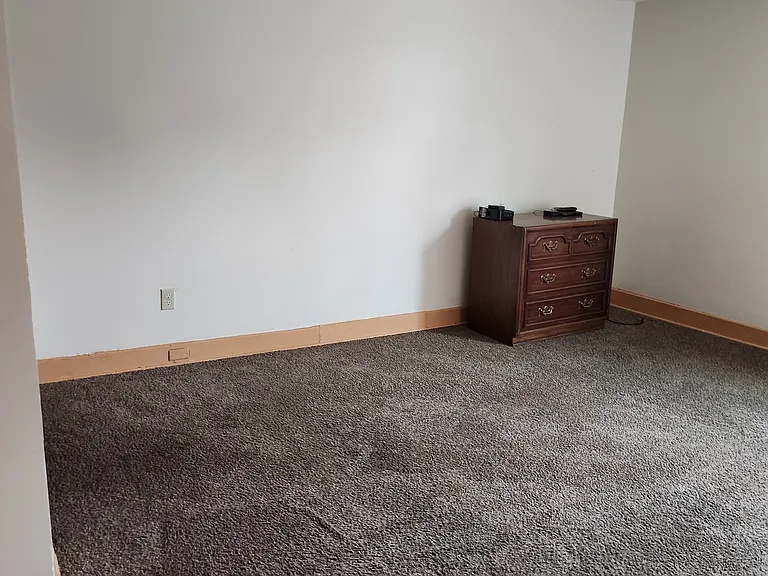 1190 Jefferson Ave #3 — Photo 2