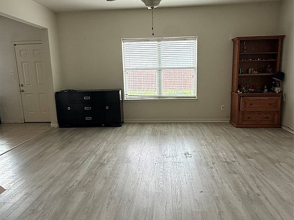 4th image of 3309 Overstreet Ln