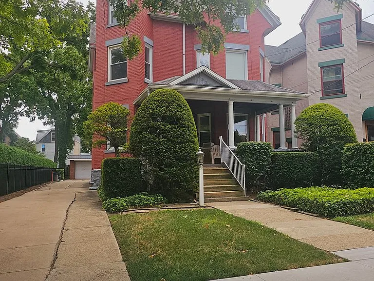 333 W 6th St — Photo 3