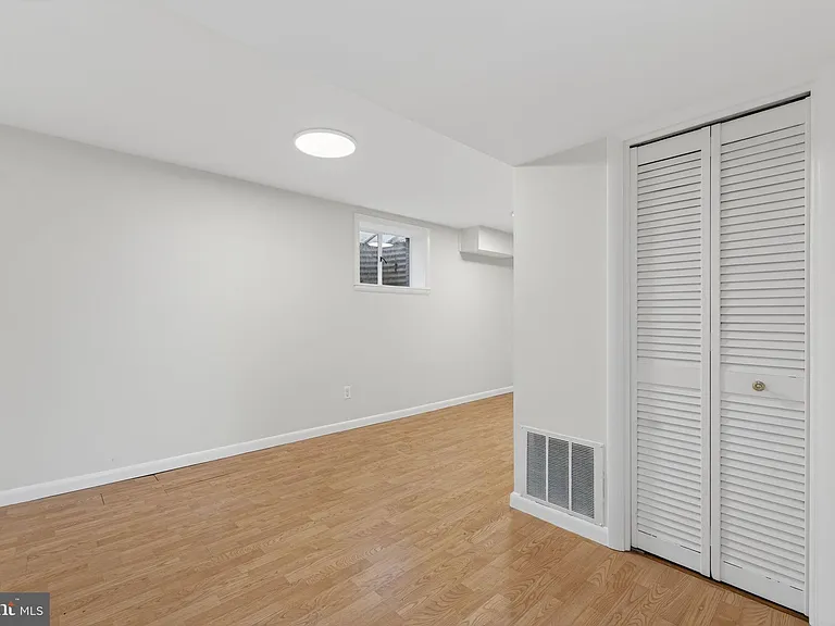 7507 Murillo St — Photo 10