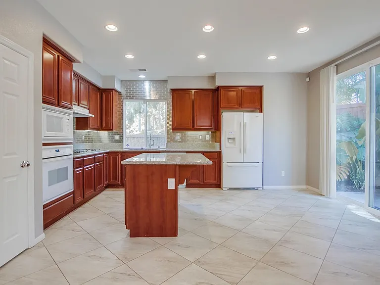 3567 Pebble St — Photo 6