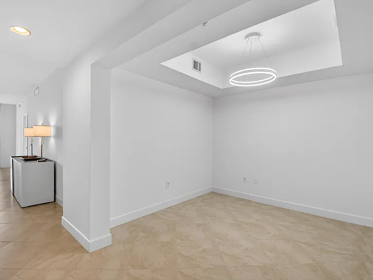 550 Okeechobee Blvd #423 — Photo 4
