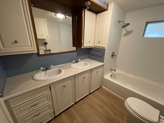 3rd image of 503 E Main St #104