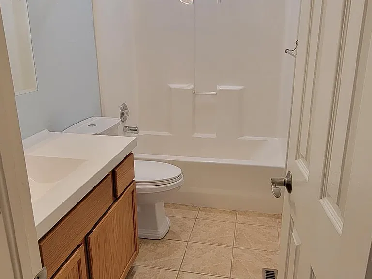 1427 N Challenger Dr — Photo 12