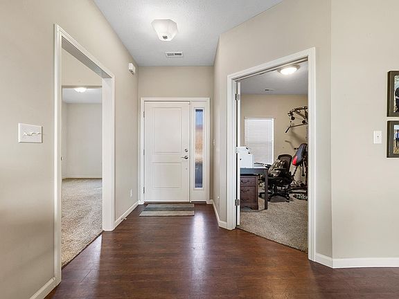 3rd image of 6220 Silvercreek Dr