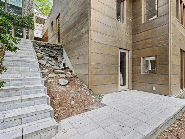170 Rawson Rd #2, Brookline, MA 02445