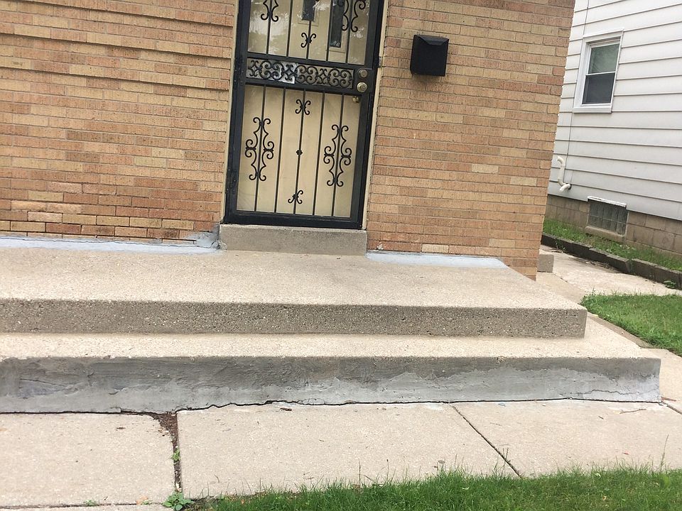 1st image of 4074 N 49th St
