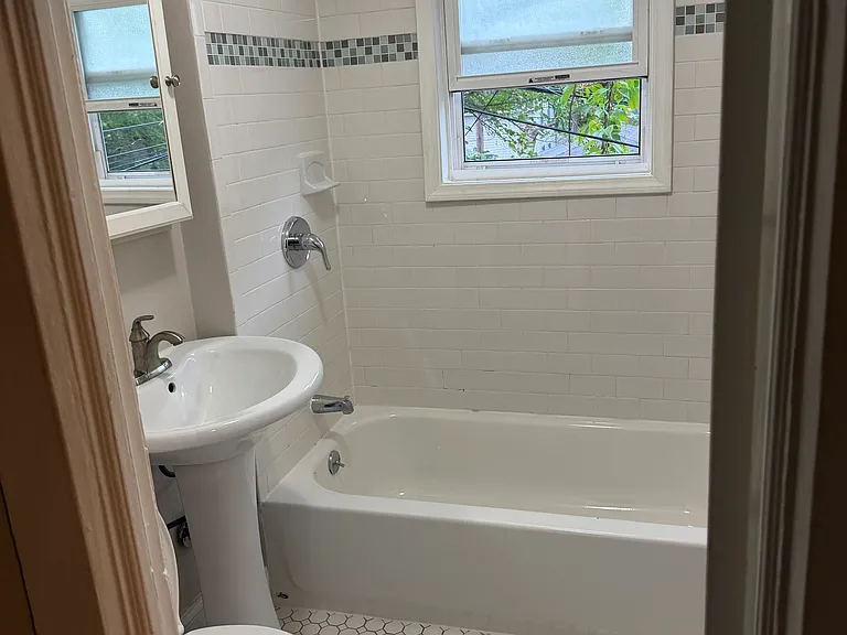 303 Richmond Ave #2 — Photo 8