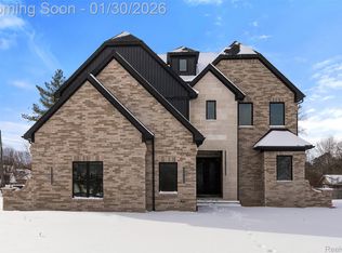 5321 Rochester Rd, Troy, MI 48085