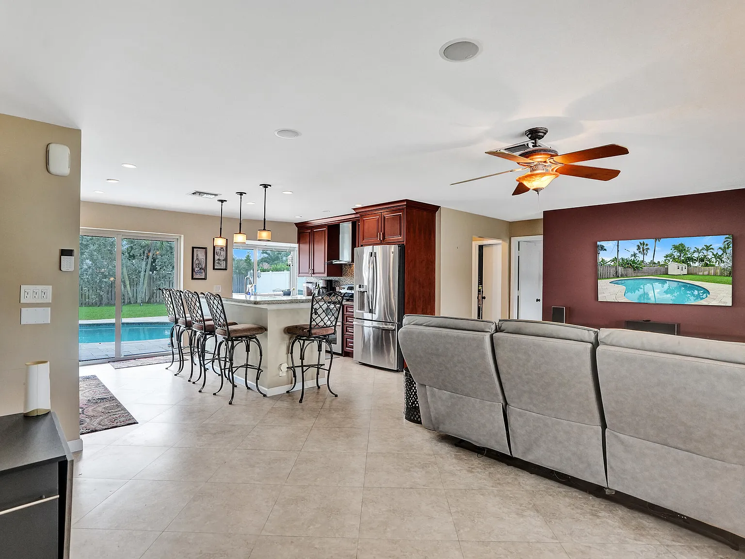 3 bed, 2.0 bath, 1638 sqft, $4,700 — Photo 4