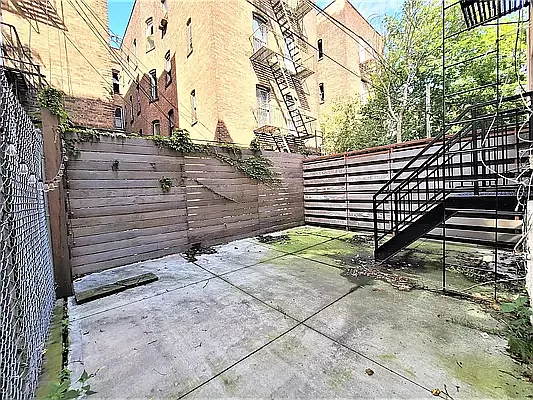 Rented by Midbrook Realty, LLC | media 9