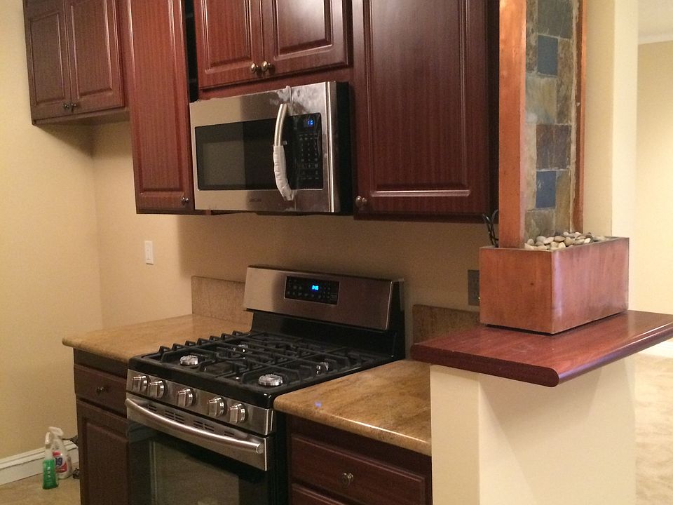 1st image of 1849 Greenfield Ave APT 205