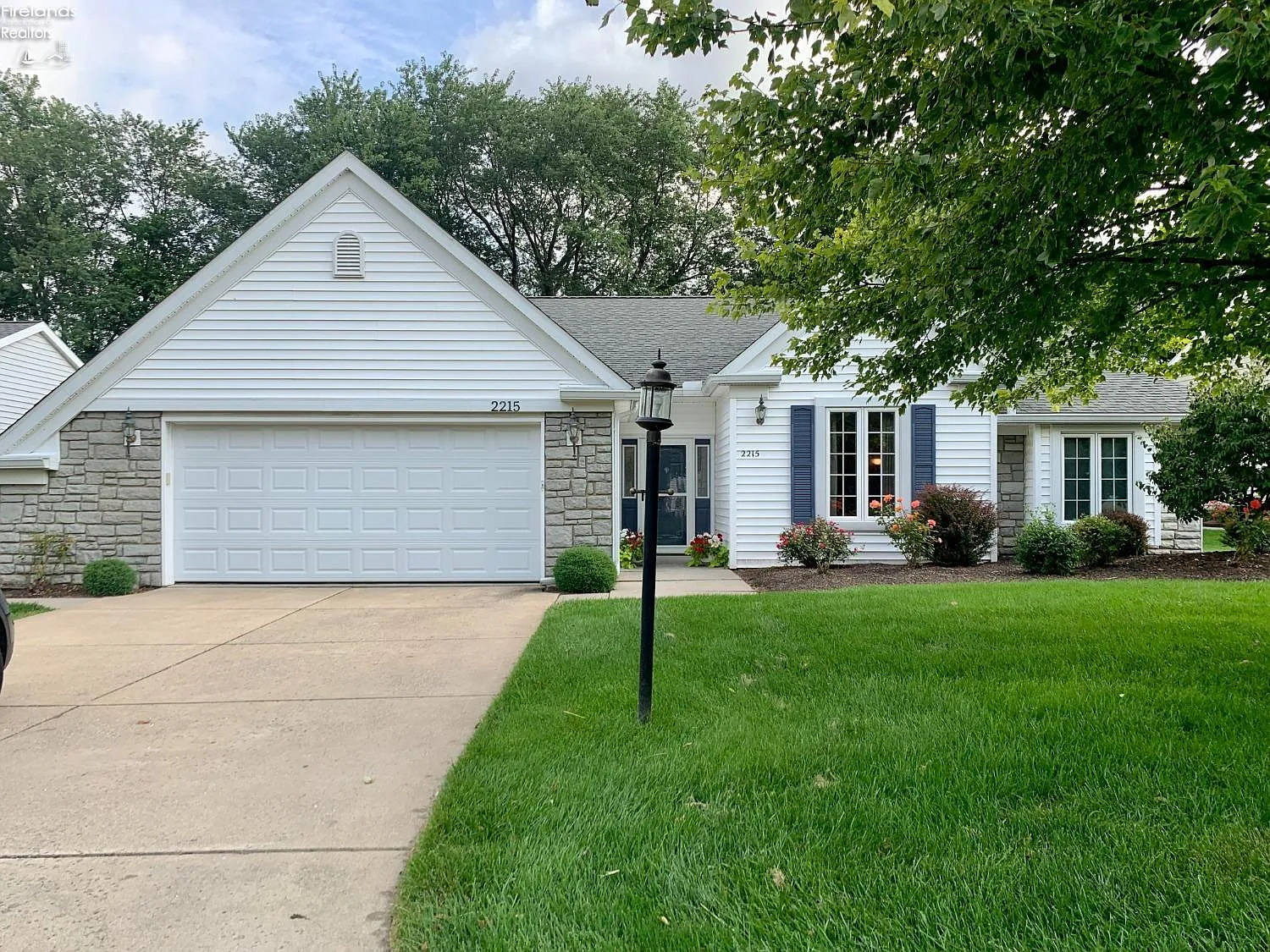2215 Westwind Dr photo 1