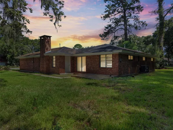 1102 Avenue C, Sweeny, TX 77480
