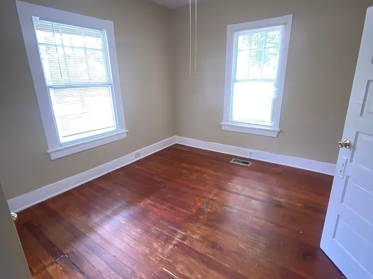 4007 Holly Ave — Photo 11