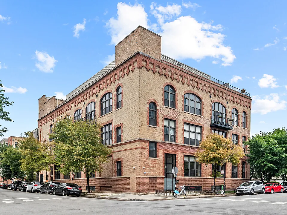 1050 W Hubbard St #1G
