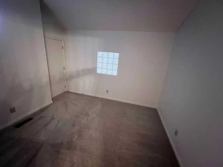 1025 Stonegate Dr #B — Photo 17