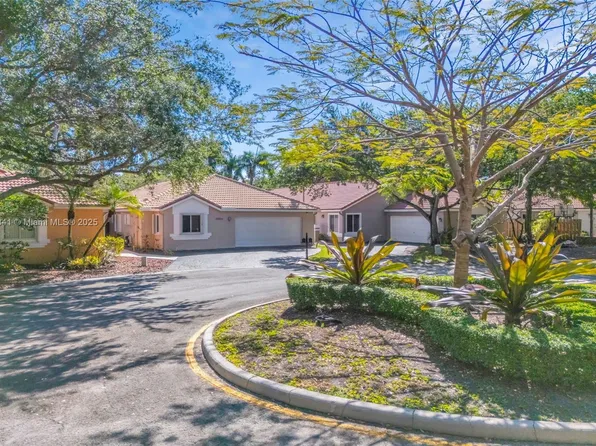 10156 NW 3rd Ct, Plantation, FL 33324