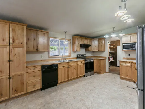 457 Winterton Rd, Sandpoint, ID 83864