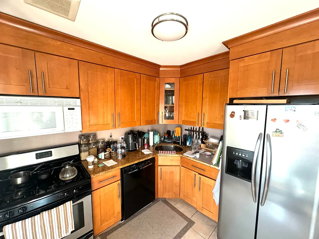 2801 East 11th St Unit 6A