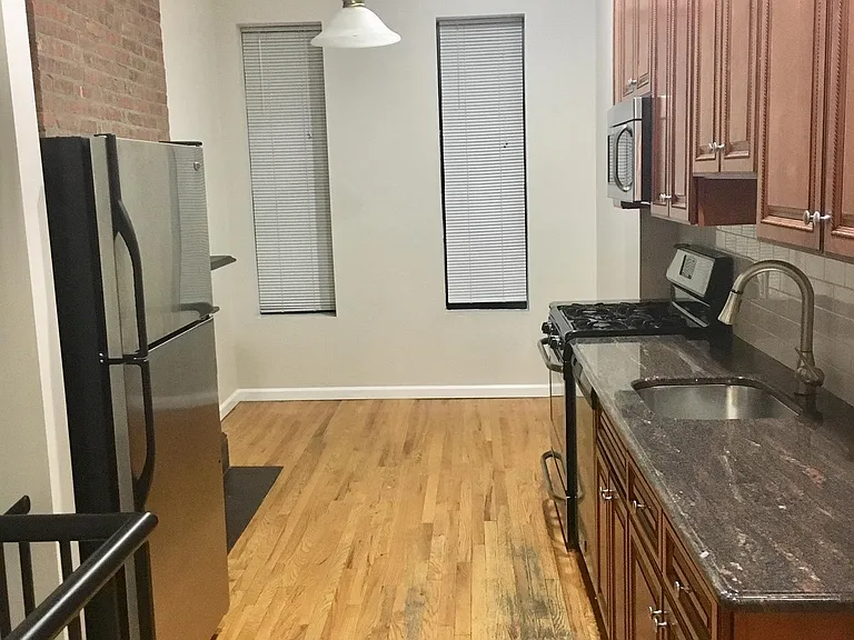 572 Jersey Ave #1R — Photo 7