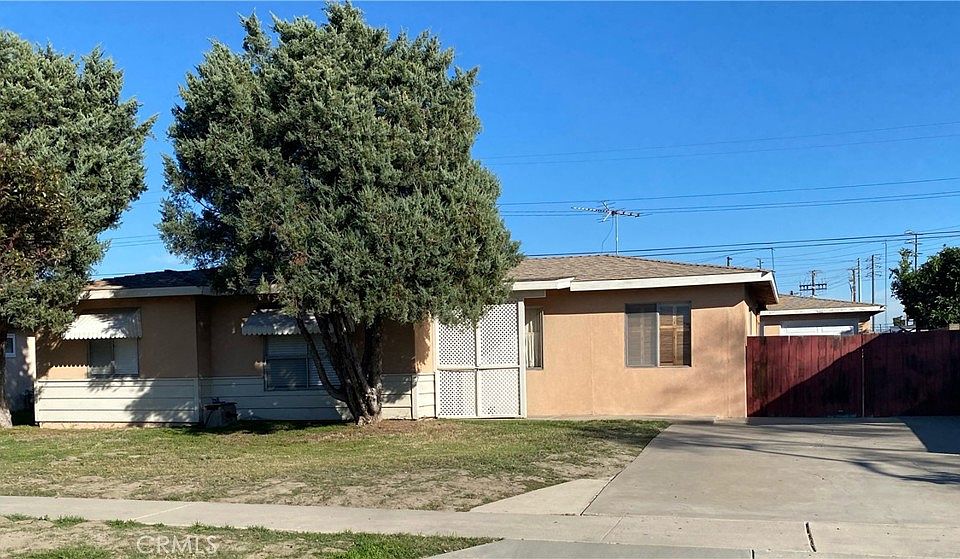 1st image of 13122 Palomar St